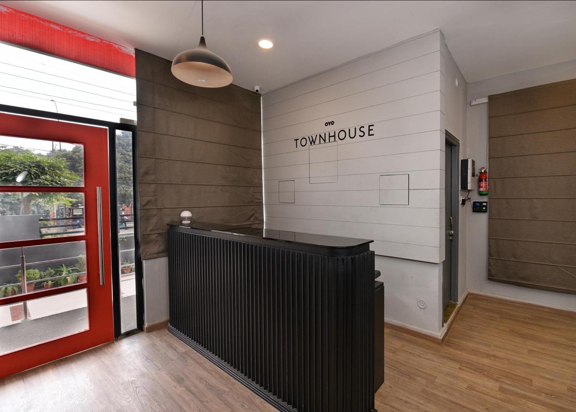 Townhouse Function Inn Near Chaudhary Charan Singh International Airport Lucknow Exterior foto